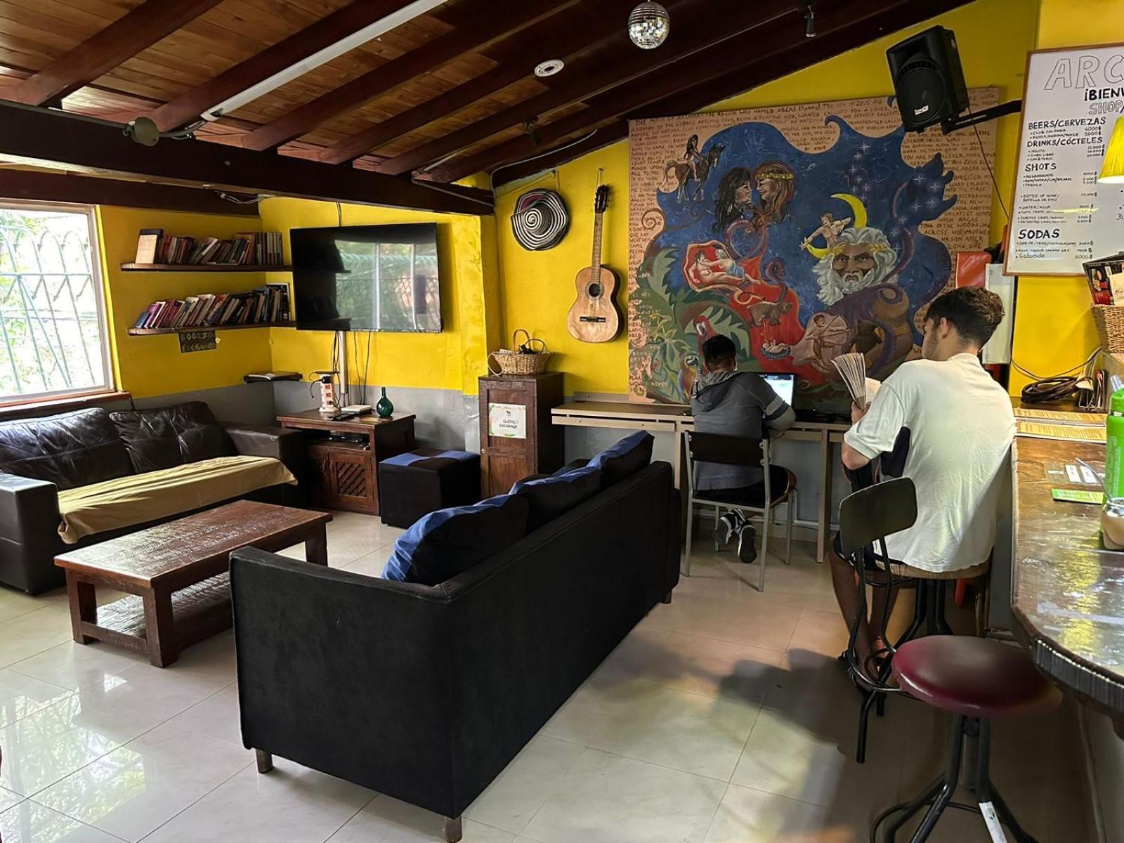 Arcadia Hostel Medellín Exterior foto
